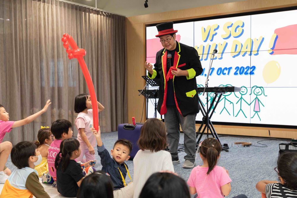 Family Day Stage Entertainment Magic Show Magician