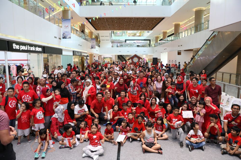 Family Day Host Emcee Group Photo